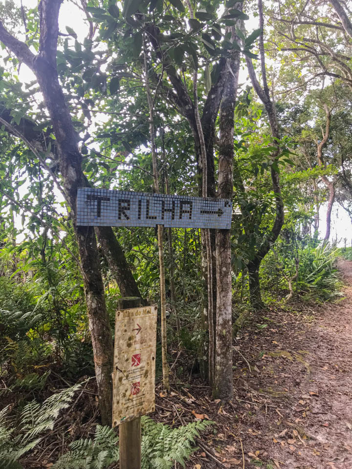 Trilhas na Ilha