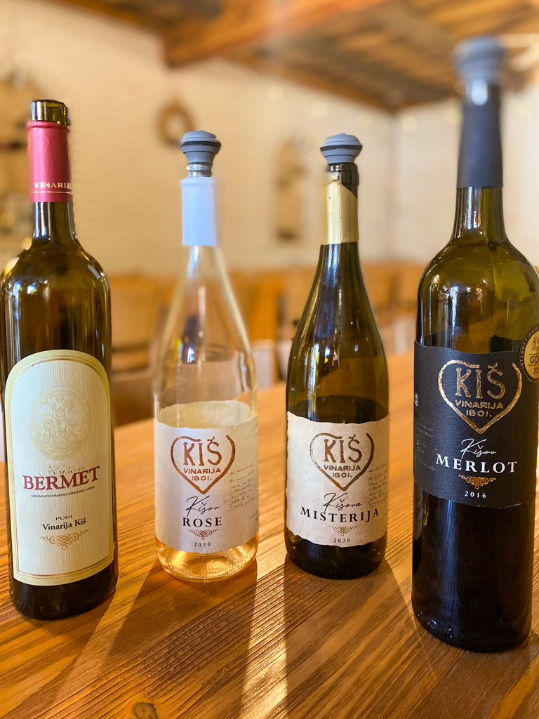 Rotulos Vinhos Vincola Kis em Sremski Karlovci